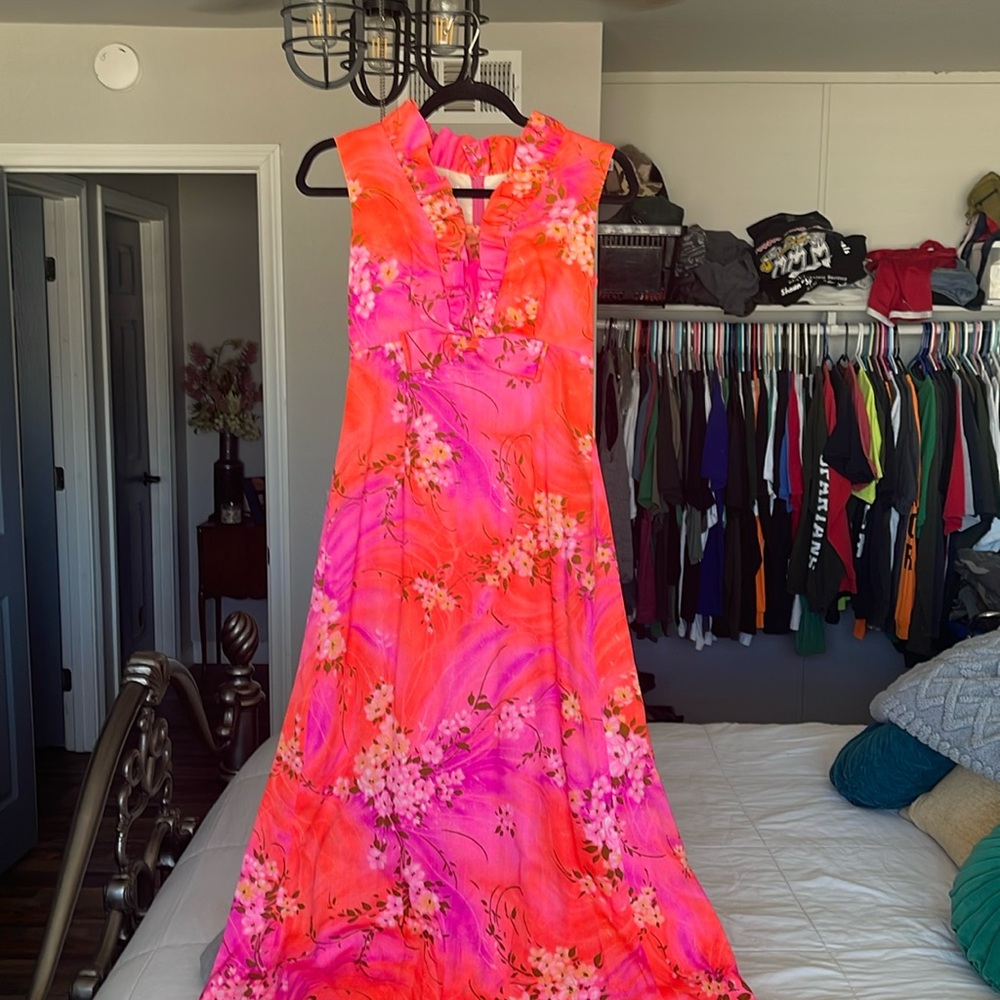 VTG Mildred's Hawaii Dress Barkcloth/Bright Neon Floral Ruffled Bow 60s 70s - Picture 2 of 14